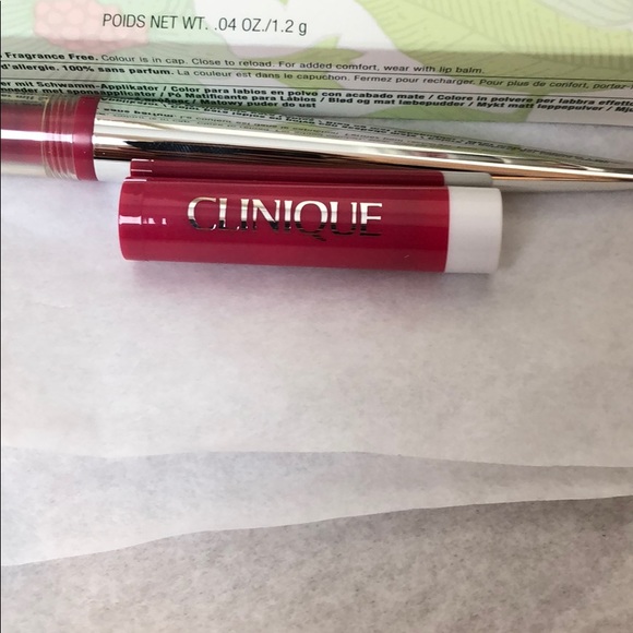 Clinique Pop Lip Shadow Matte Lip Powder Fuchsia - Picture 2 of 4